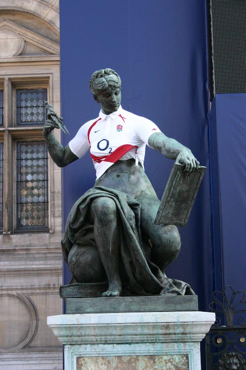 Statues outside the Hotel de Ville, Paris